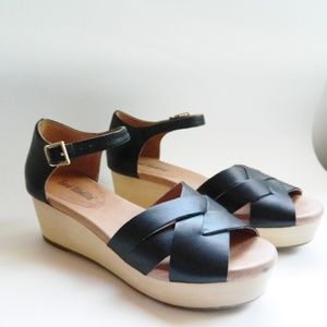 Gee WaWa Platform Sandals